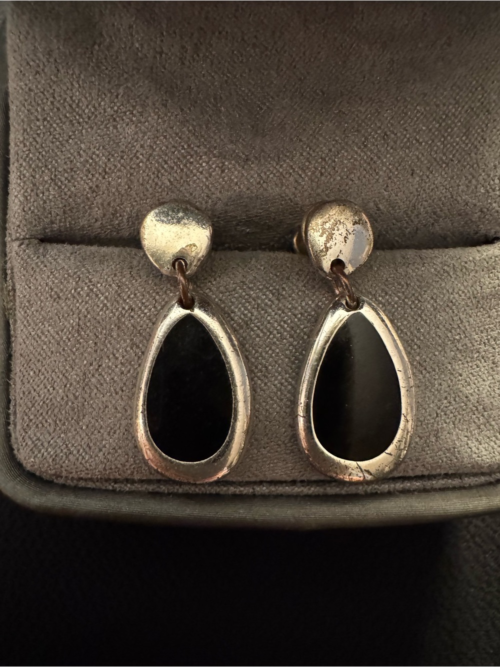 Modernist Black Teardrop Silver Tone Drop Earrings 1”